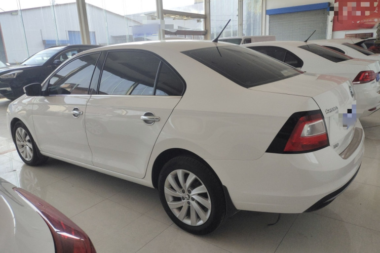 斯柯达 昕锐 2018款 1.6L 自动舒适版车身外观4