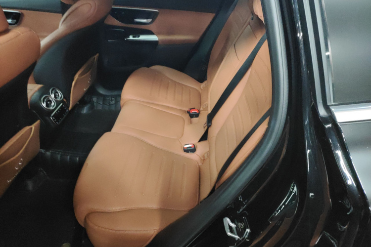 奔驰GLC 2024款  改款 GLC 260 L 4MATIC 豪华型 5座中控内饰21