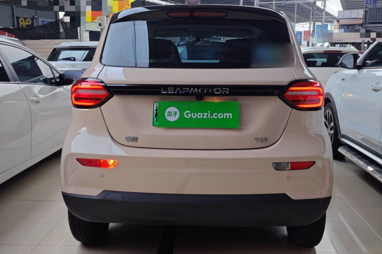 零跑汽车 零跑T03 2023款 200轻享版车身外观6