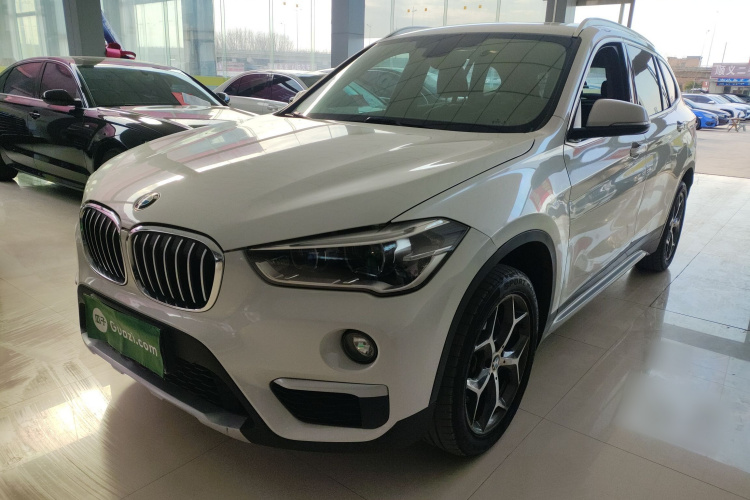 宝马X1 2019款 xDrive20Li 尊享型车身外观1