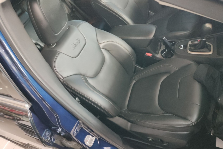 Jeep 自由光 2016款 2.4L 领先版局部细节41