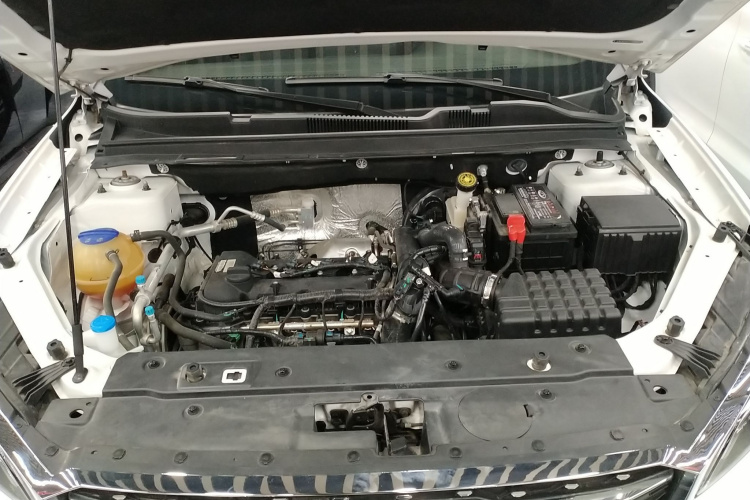 捷途X70S 2023款 1.5T DCT荣耀版 7座机舱底盘24