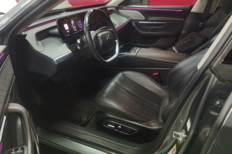 小鹏P7 2022款 586G中控内饰19