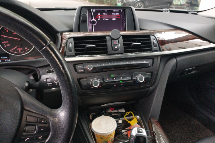 宝马3系 2013款 320Li 时尚型局部细节16