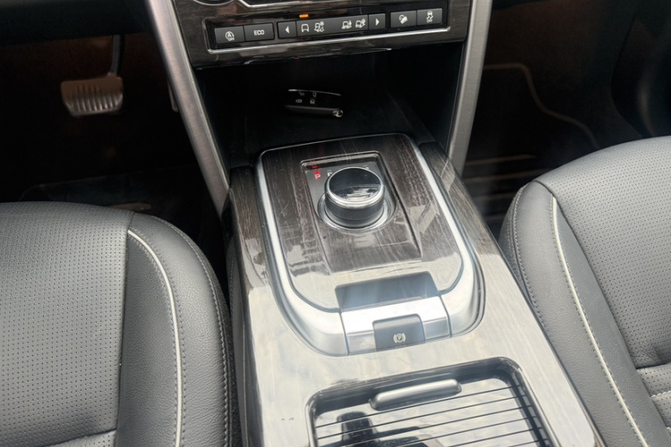 路虎 发现神行 2019款 240PS SE Dynamic版 国VI局部细节18