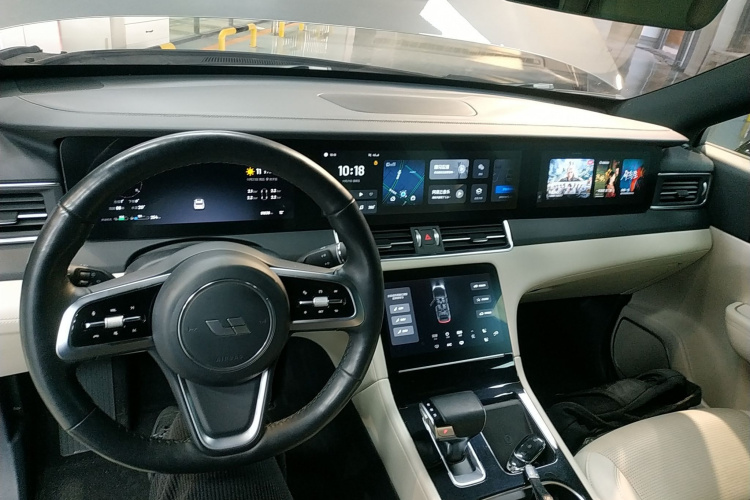 理想汽车 理想ONE 2021款 增程6座版中控内饰7002