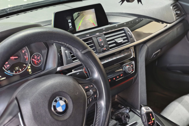 宝马3系 2018款 318Li中控内饰7006