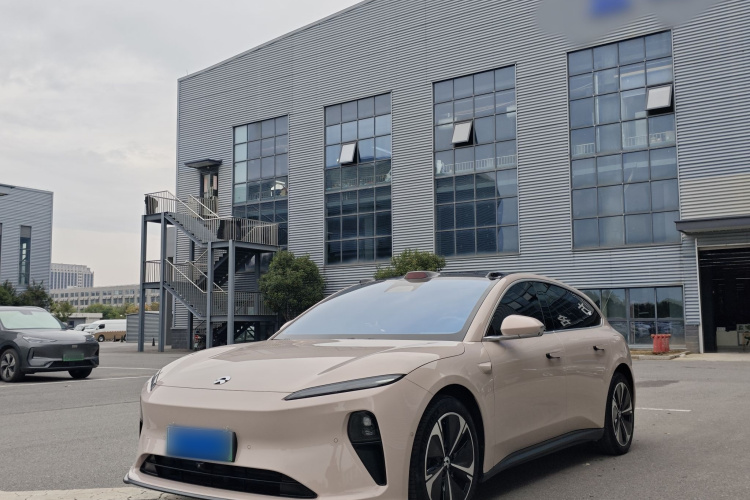 蔚来ET5T 2023款 75kWh Touring车身外观1