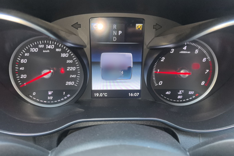 奔驰C级 2017款 改款 C 180 L 时尚型运动版局部细节14