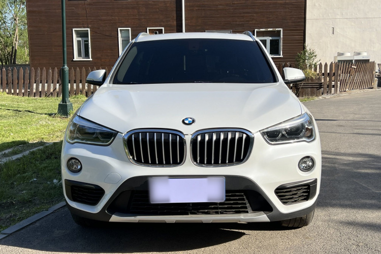 宝马X1 2019款 sDrive20Li 领先型车身外观6001
