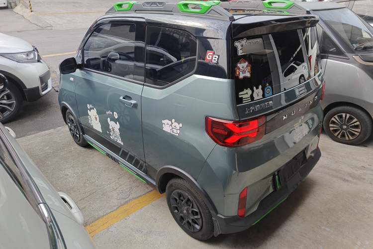 五菱汽车 宏光MINIEV 2022款 GAMEBOY 200km 玩咖款 磷酸铁锂车身外观4