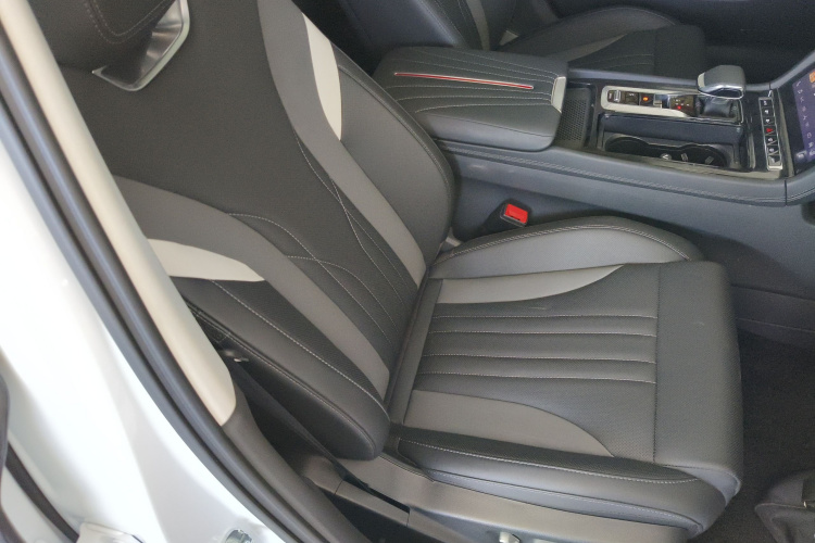 红旗H6 2024款 2.0T 致美版局部细节41