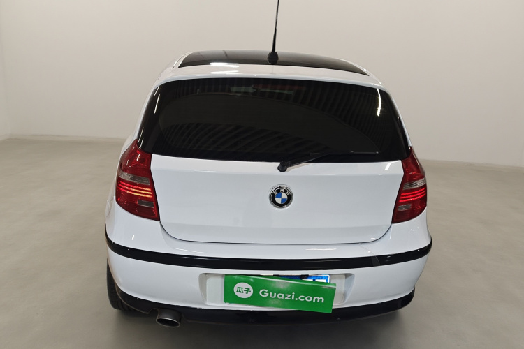 宝马1系(进口) 2008款 120i 自动挡车身外观6