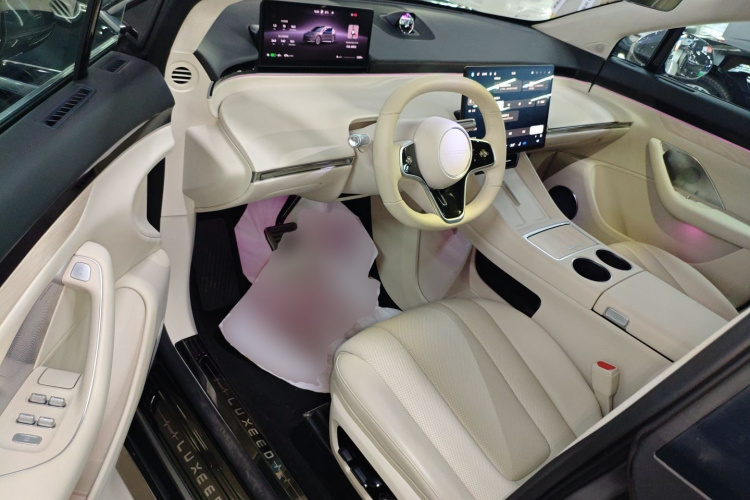 鸿蒙智行 智界R7 2024款 纯电 802km Max中控内饰7003