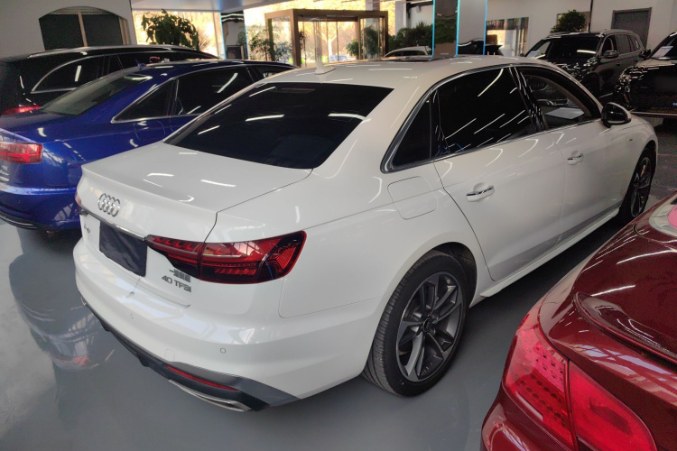 奥迪A4L 2024款 40 TFSI 时尚动感型车身外观7