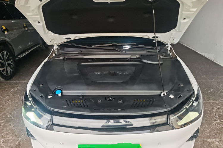 小鹏P5 2021款 550P机舱底盘24