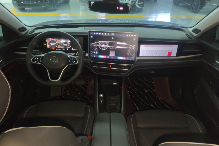 大众 帕萨特 2025款 Pro 380TSI 龙尊版中控内饰12