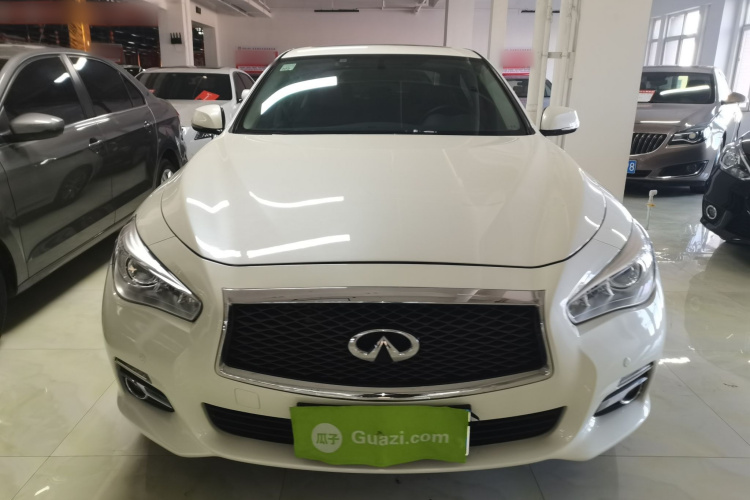 英菲尼迪Q50L 2016款 2.0T 舒适版车身外观2