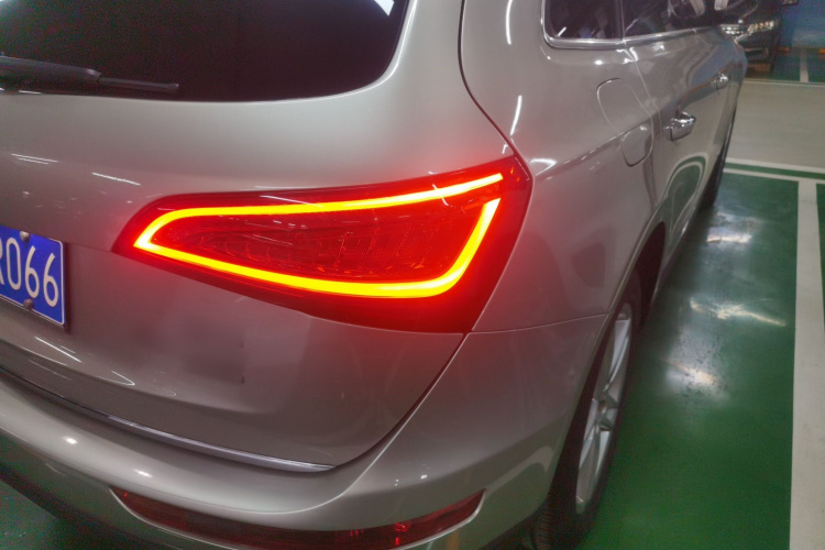 奥迪Q5 2016款 40 TFSI 舒适型车身外观6006