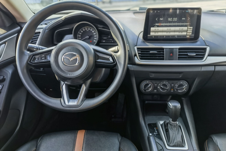 马自达3 昂克赛拉 2017款 三厢 1.5L 自动舒适型 国VI中控内饰7002