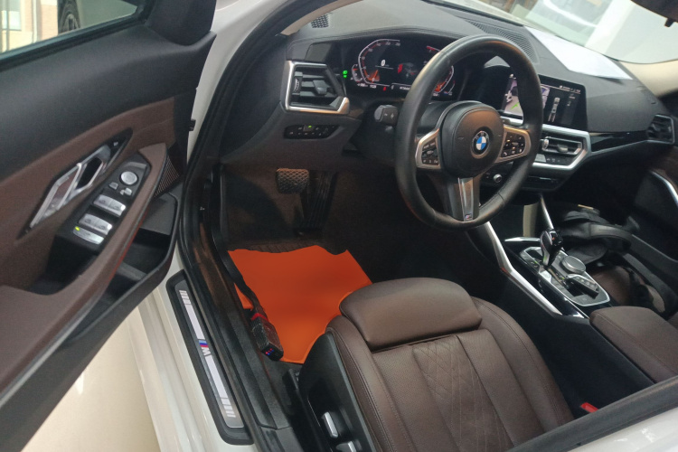 宝马3系 2022款 改款 320Li M运动套装中控内饰7003