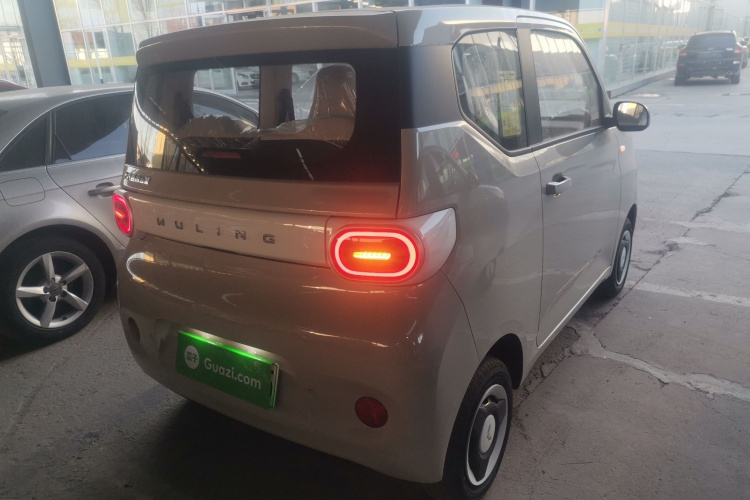 五菱汽车 宏光MINIEV 2024款 第三代 215km 青春版车身外观7