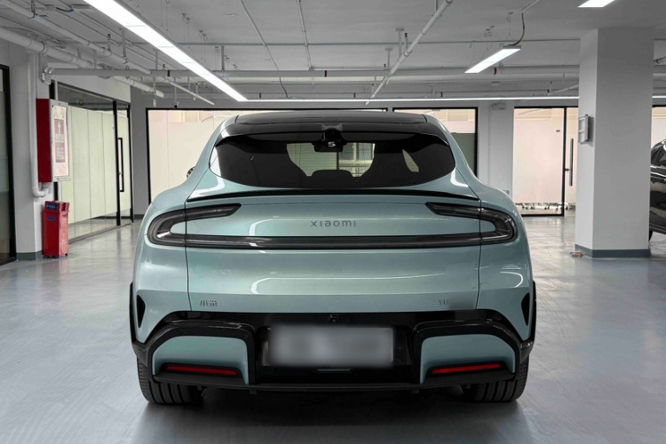 小米汽车 小米YU7 2025款 超长续航高性能四驱Max版车身外观6004