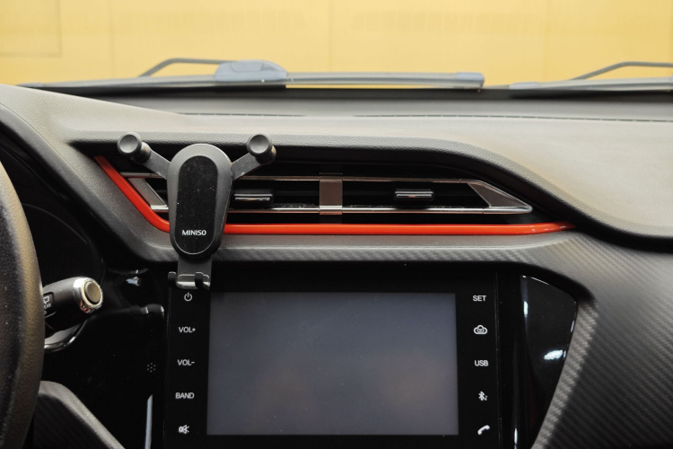 奇瑞 瑞虎3X 2017款 1.5L 手动时尚版中控内饰7008