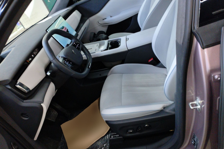 岚图汽车 岚图知音 2024款 超长续航智享版中控内饰19