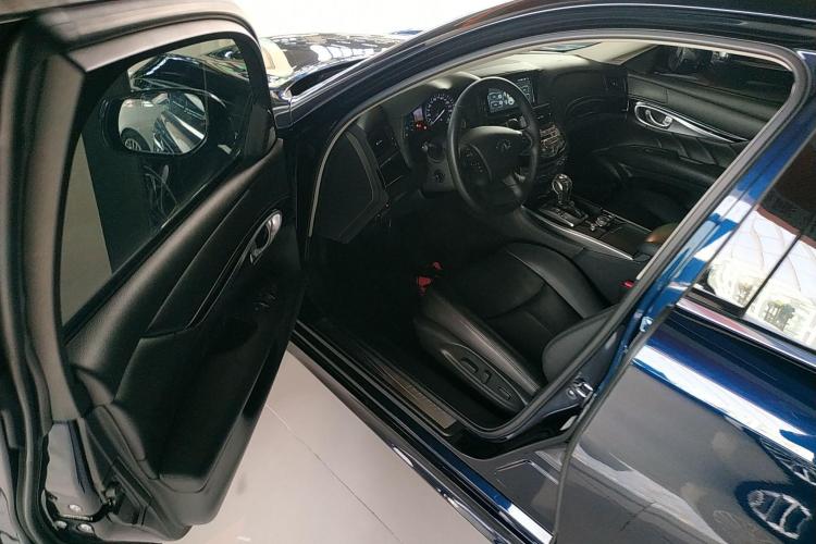 英菲尼迪Q70 2017款 Q70L 2.5L 精英版中控内饰7003