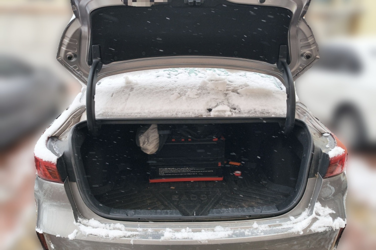 长安 逸动 2020款 PLUS 蓝鲸NE 1.4T GDI DCT尊贵型中控内饰23