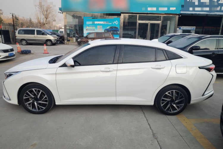 东风风神 奕炫 2020款 230T 自动炫目赛道版车身外观4