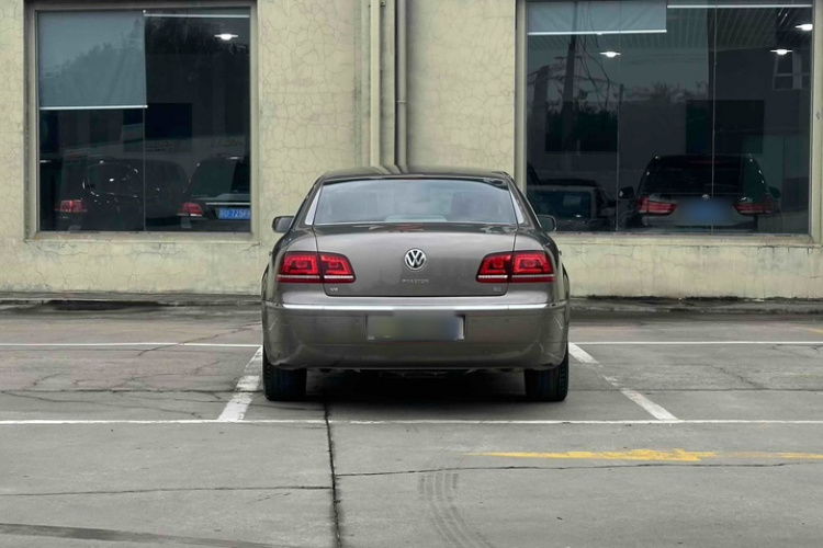 大众 辉腾 2014款 3.0L 商务型车身外观6005