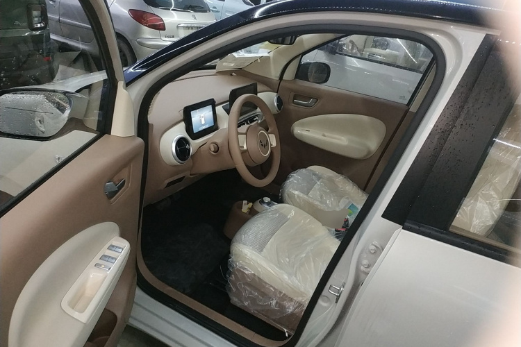 五菱汽车 宏光MINIEV 2025款 四门版 臻享+款中控内饰20