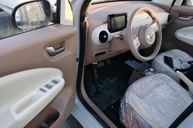 五菱汽车 宏光MINIEV 2025款 四门版 进阶款中控内饰7003