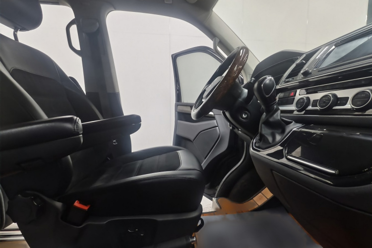 大众 迈特威 2018款 2.0TSI 两驱豪华版 7座中控内饰7011