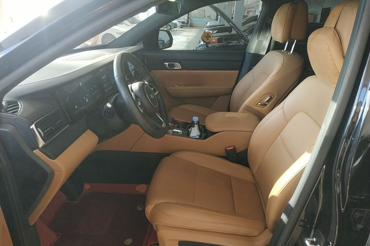 理想汽车 理想ONE 2021款 增程6座版中控内饰19