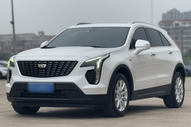 凯迪拉克XT4 2021款 28T 两驱技术型车身外观1