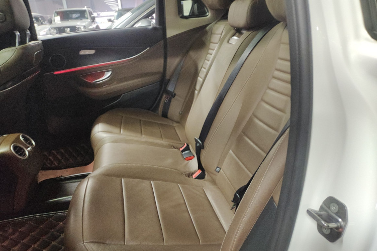 奔驰E级 2017款 E 320 L 运动型 4MATIC中控内饰7004