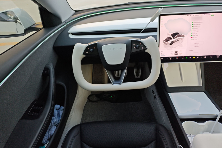 特斯拉 Model 3 2023款 后轮驱动版中控内饰13