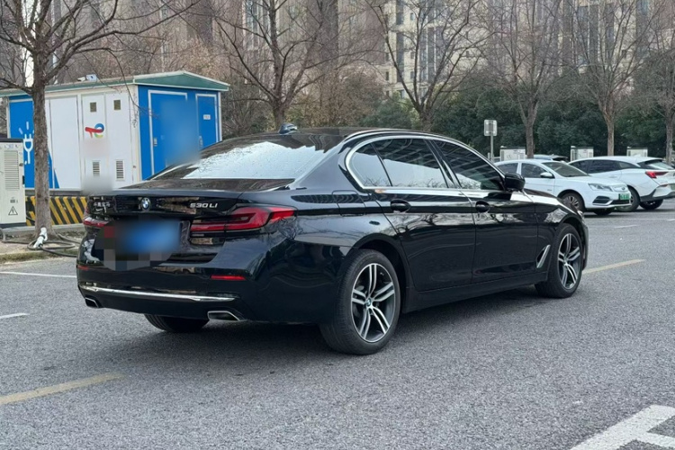 宝马5系 2021款 改款 530Li 领先型 豪华套装车身外观6008