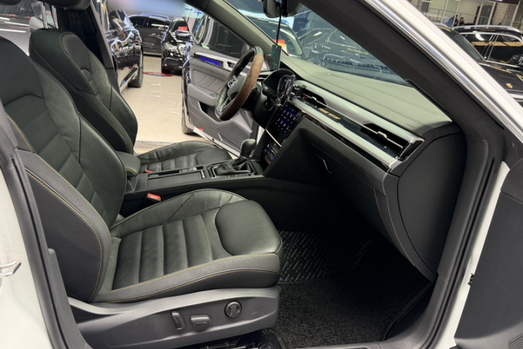 一汽-大众CC 2023款 380TSI 夺目版局部细节41