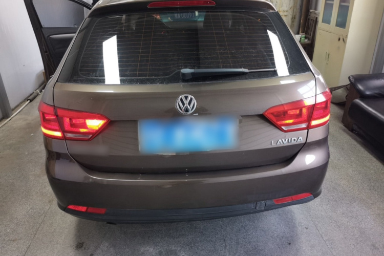 大众 朗行 2013款 1.6L 自动风尚型车身外观6