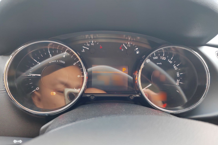 标致3008 2018款 2.0L 自动经典版局部细节14