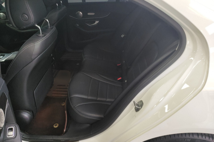 奔驰C级 2019款 改款 C 260 L 4MATIC 运动版中控内饰21
