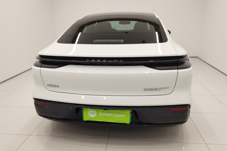 吉利银河 银河星耀8 2025款 130km EM-i 尊享版车身外观6