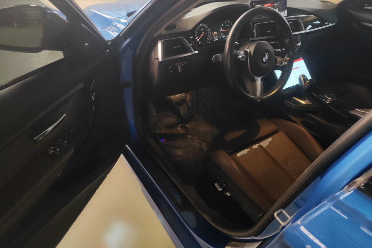 宝马3系 2019款 320Li M运动套装中控内饰7003