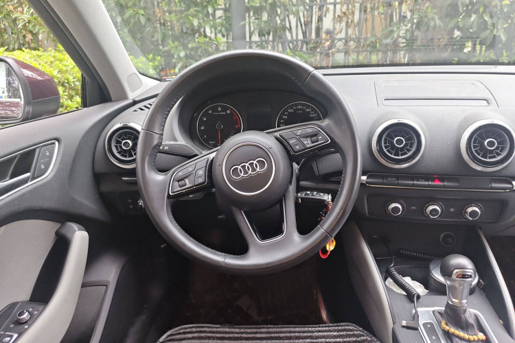 奥迪A3 2020款 Sportback 35 TFSI 时尚型 国VI中控内饰13