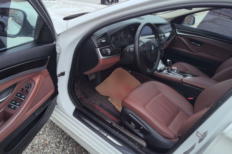 宝马5系 2014款 525Li 领先型中控内饰20