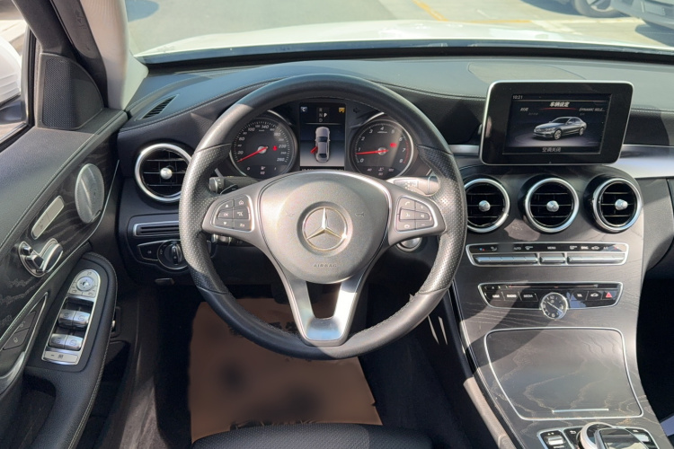奔驰C级 2018款 C 200 L 运动版 成就特别版局部细节13